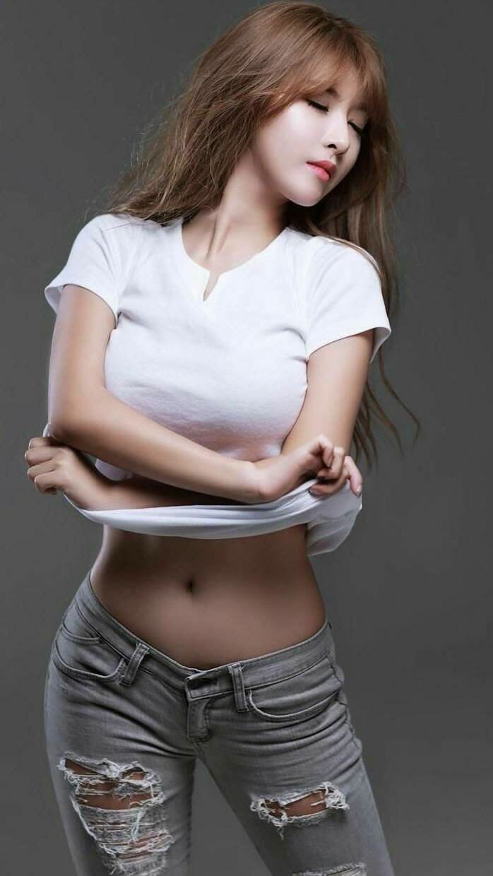 爱游戏游戏平台-明星对决：张伟全场狂砍29分，表现抢眼！，明星张伟男