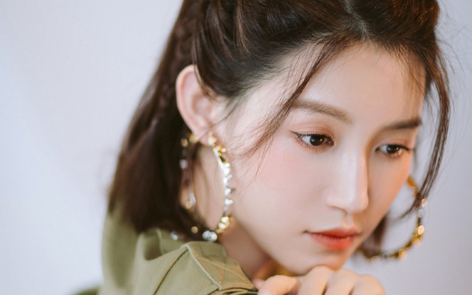 主教练是否应定期公开战术思想引导风向，主教练的作用